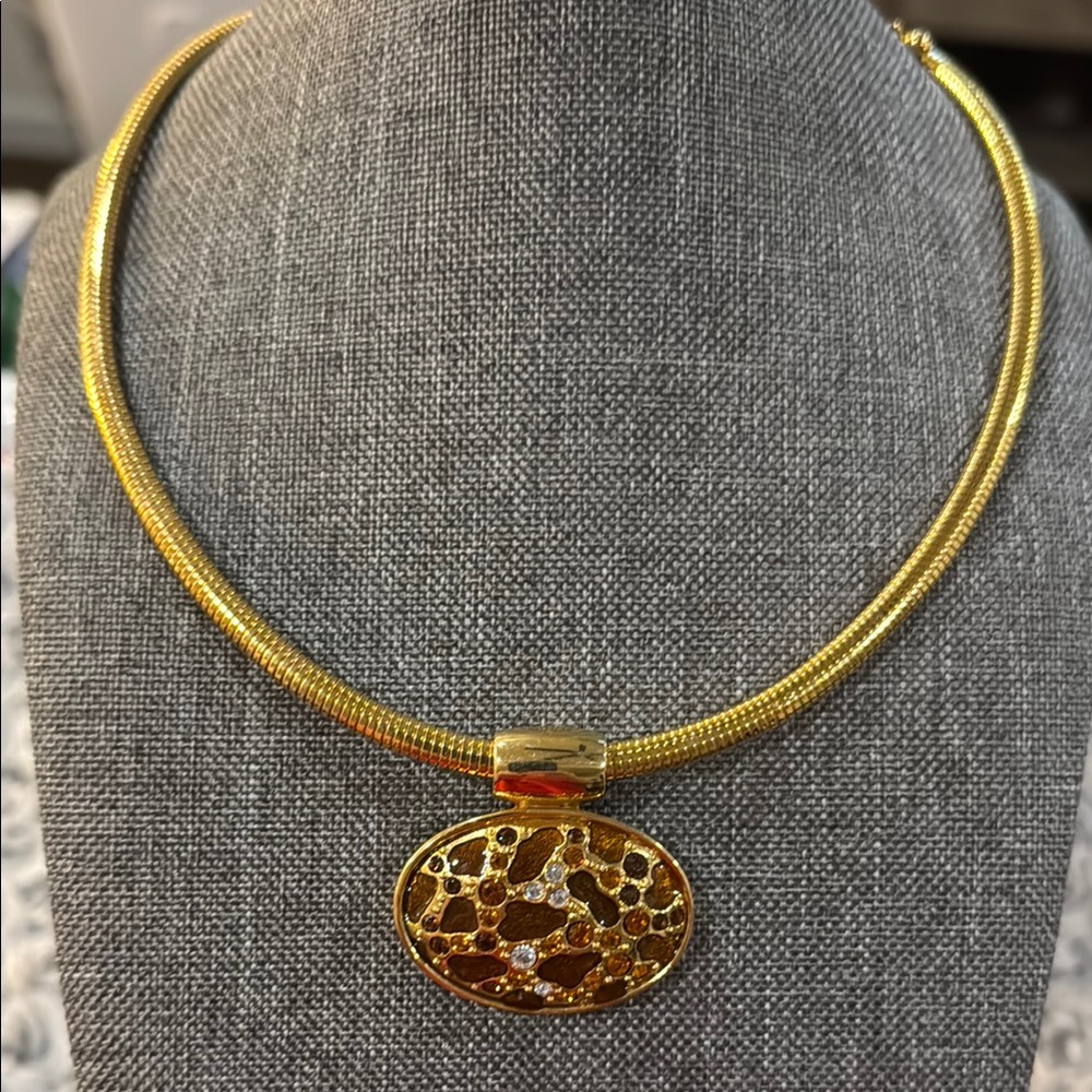 Gold and Brown Necklace with Ornate Pendant